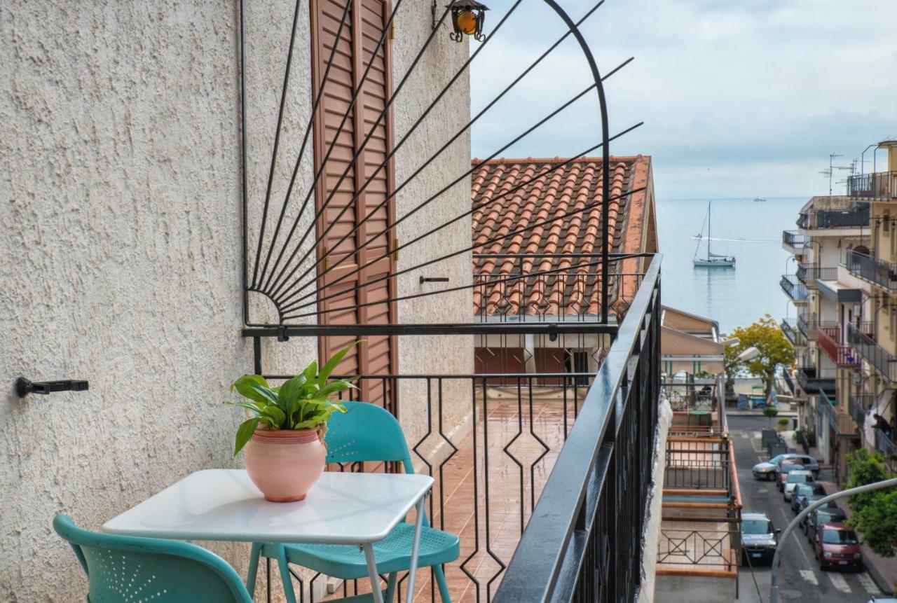 Casa Maccers Apartment Giardini Naxos Bagian luar foto