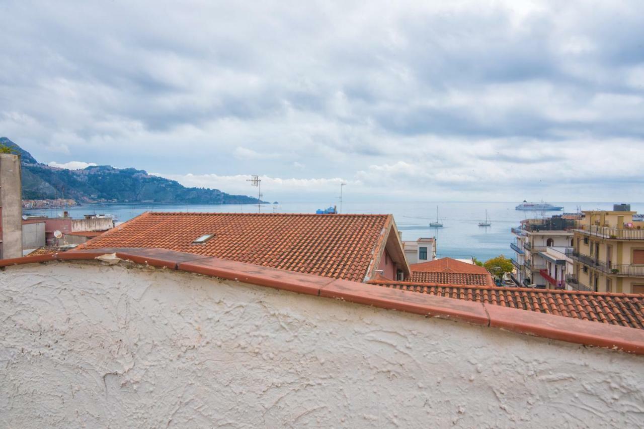 Casa Maccers Apartment Giardini Naxos Bagian luar foto